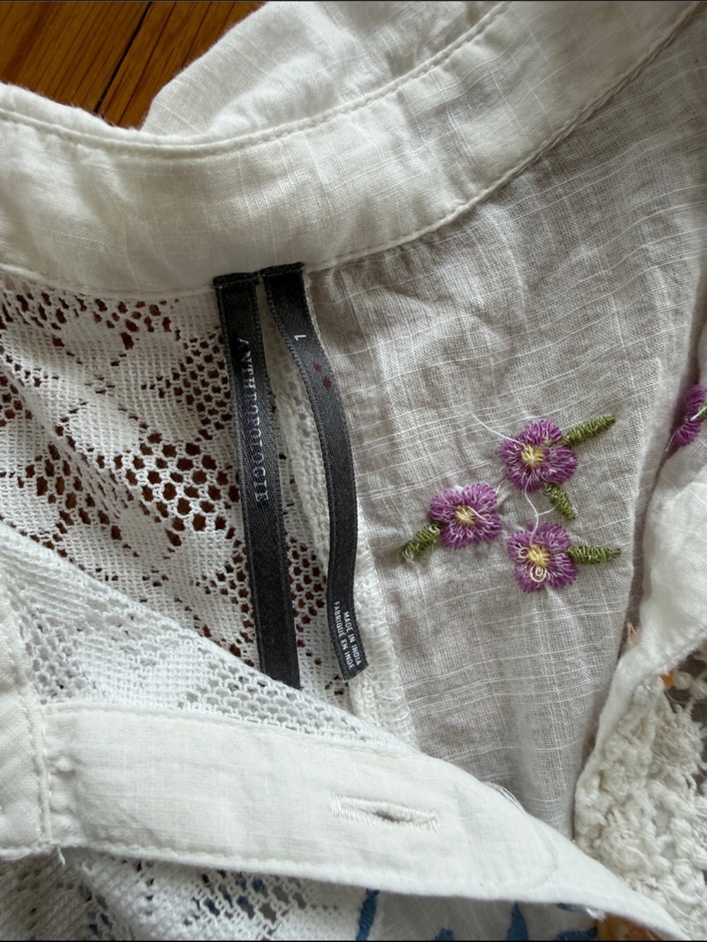 By Anthropologie 100% Cotton Embroidered Buttondown Shirt Size L - Picture 11 of 11